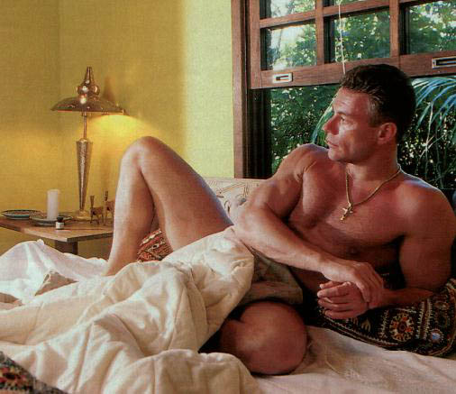 http://mmagifs.free.fr/images/jcvd/bed.jpg
