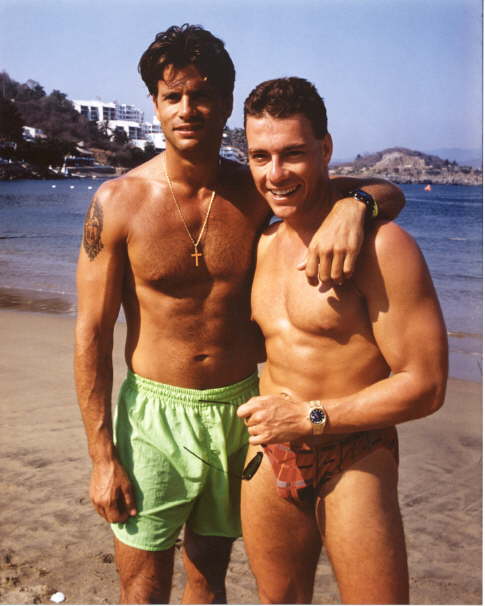 http://mmagifs.free.fr/images/jcvd/db_04581.jpg